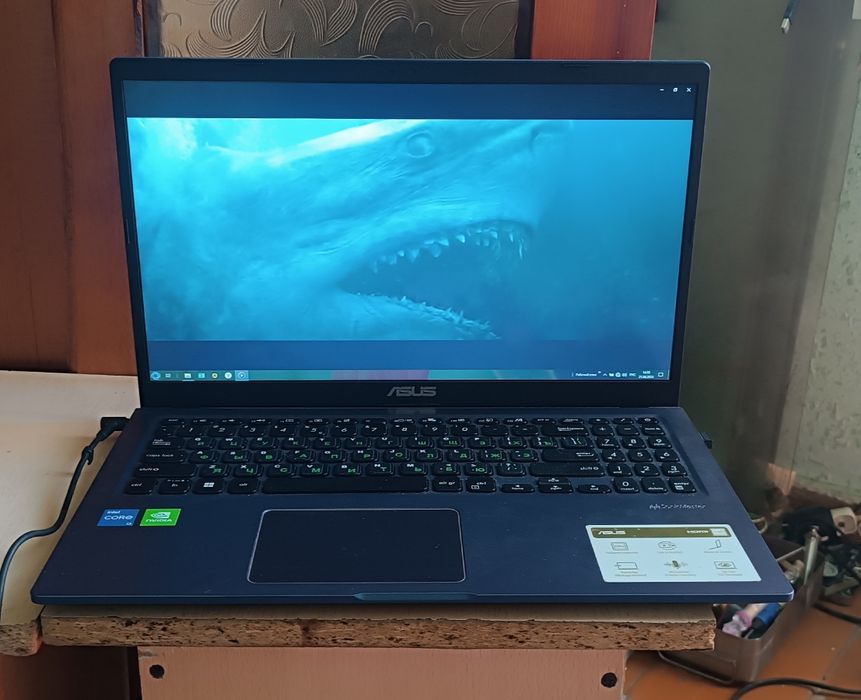 Срочно продам ноутбук ASUS