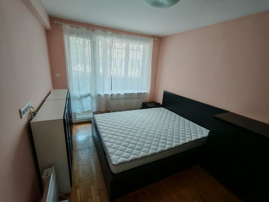 Дава се под наем Тристаен апартамент в Плевен, 9-ти квартал - 98 кв.м за 565 € - Снимка #8