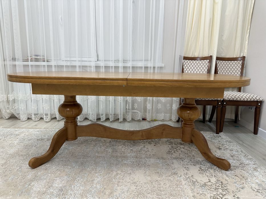 Продам стол для гостинной