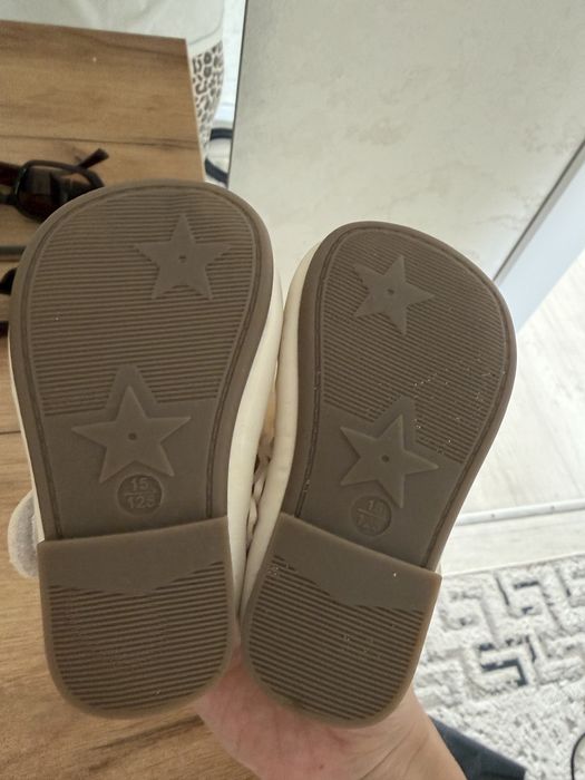 Туфли на девочку новые