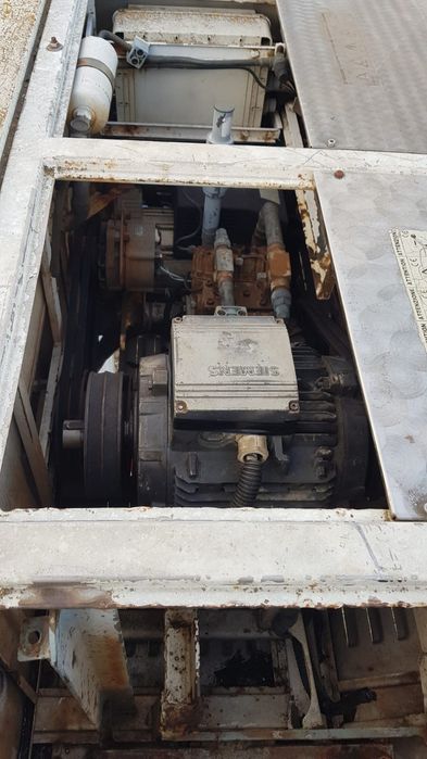 Vând container izoterma frigorific