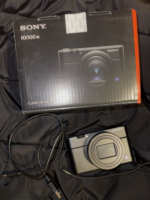 Sony RX100 VII - cameră digitală