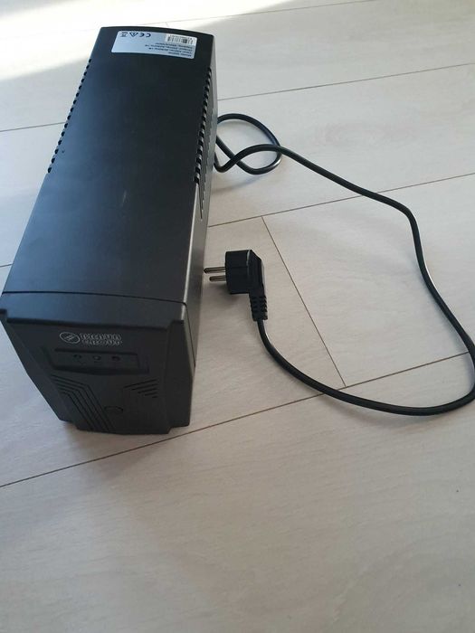 Sursă UPS cu acumulator Braun LED 650VA 390W
