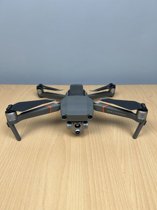 DJI Mavic 2 Enterprise Dual Thermal Camera-професионален дрон с термокамера. Звукови и светлинни аксесоари, 6 батерии, RC Pro, твърд кейс. Термография