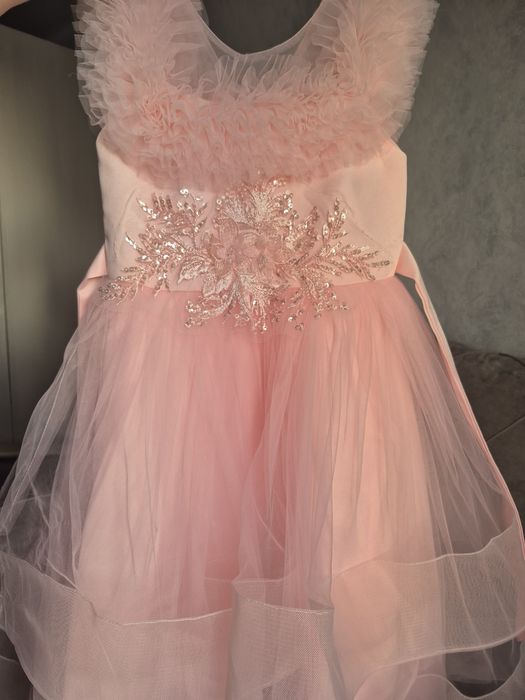 Продам платье 130см