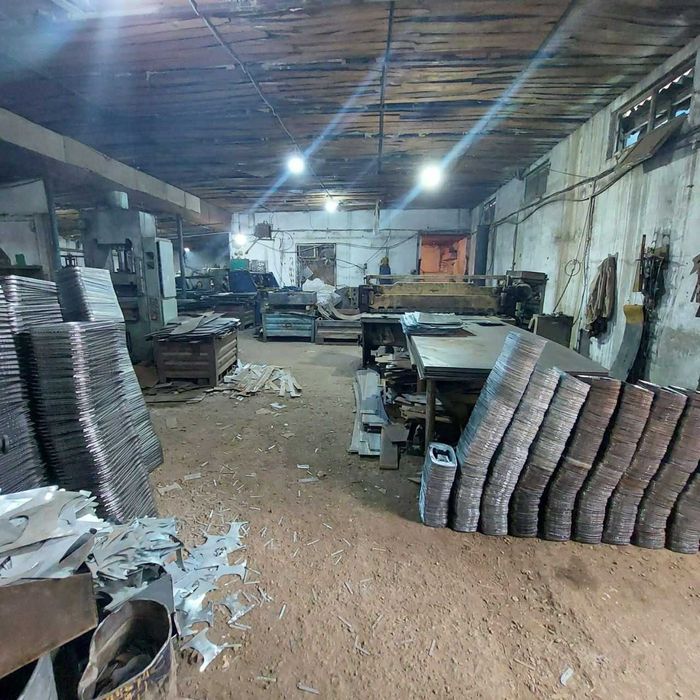 Продаётся 1 900 м² производственный цех.