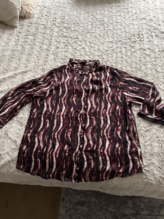 Дамска блуза,цена 6 евро.