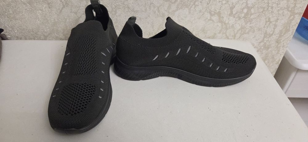 Продам слипоны- кроссовки сетчатые