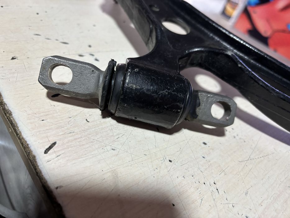 Рычаг передний  Камри 20 -25 левый