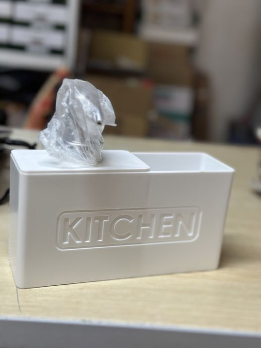 Дозатор с поставка за гъба