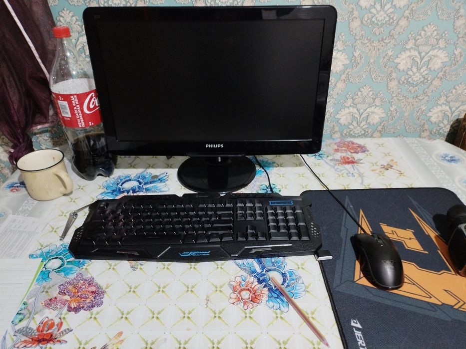 Продам на стольный компютер