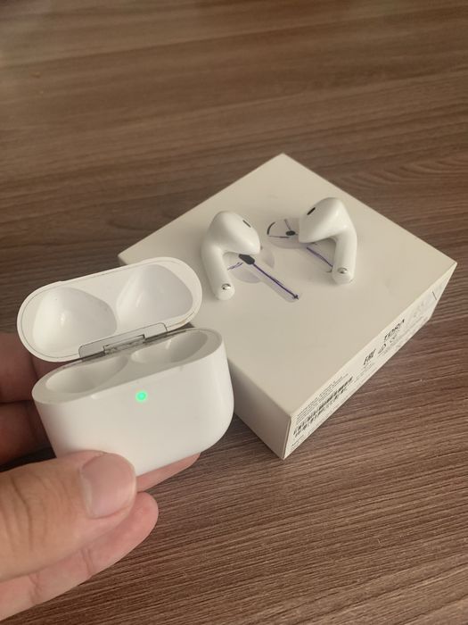 Наушник airpods 4