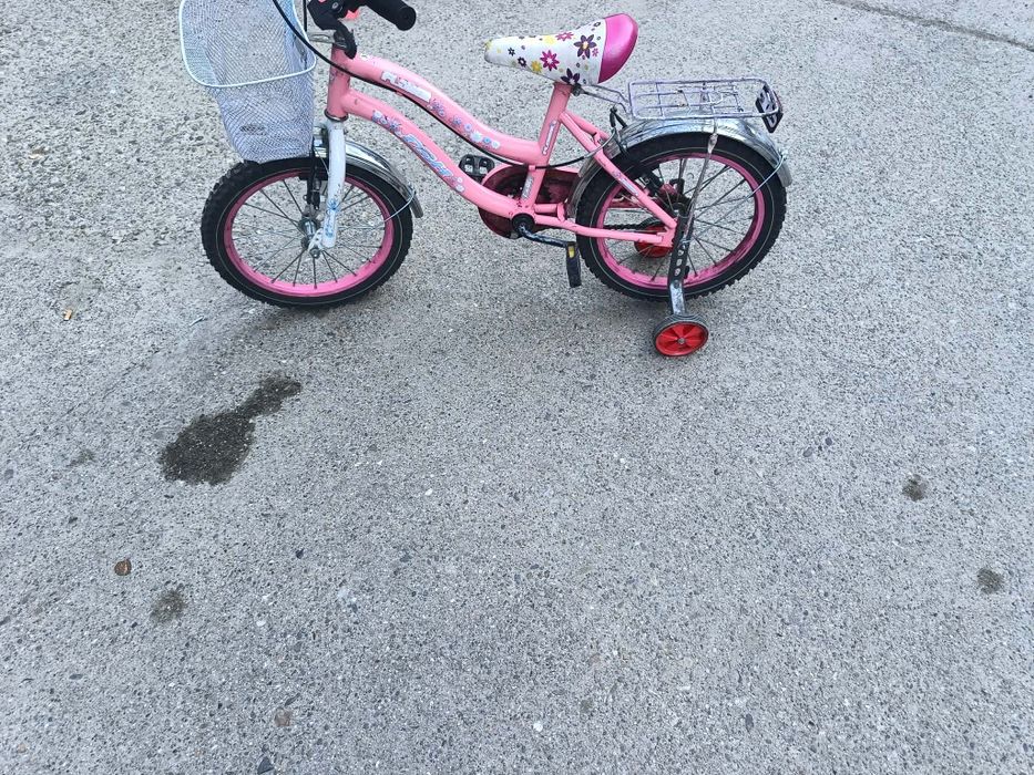 Vind bicicleta de fetițe