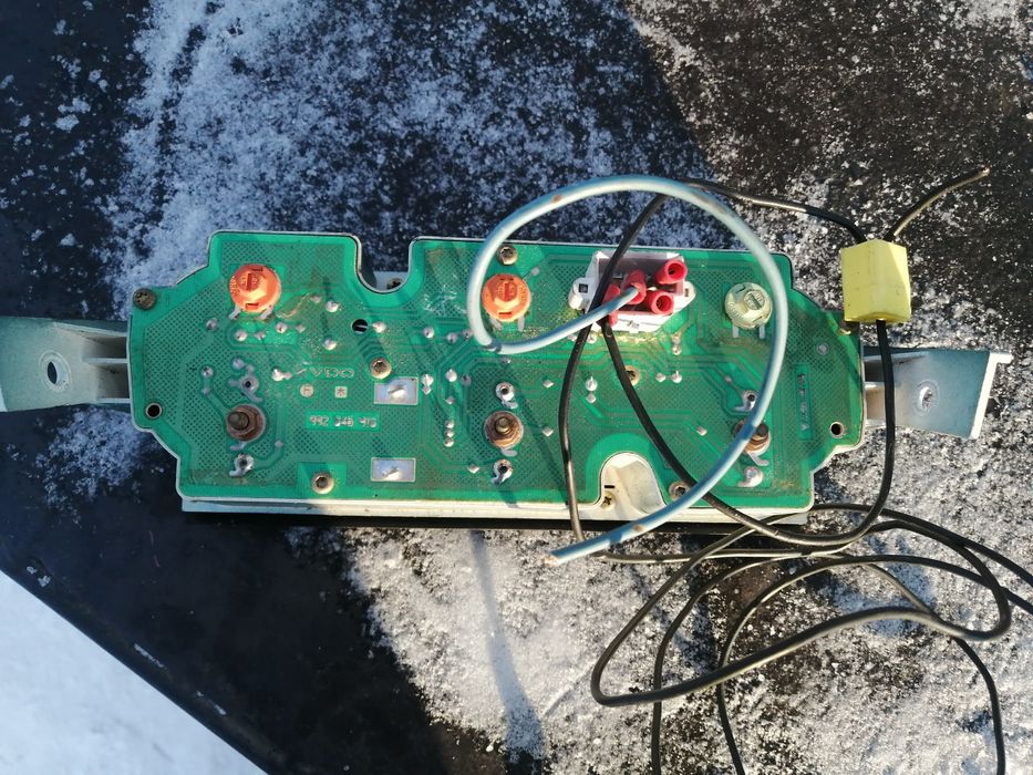 Продам на ауди б4 Доп приборы