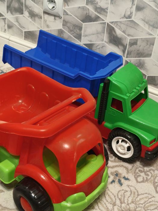 Большие машинки , качественные,