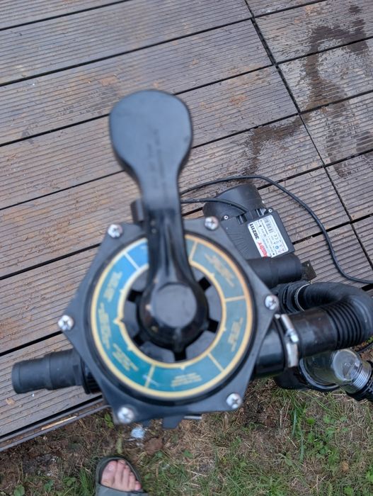 Vând pompa și filtru nisip pt piscina