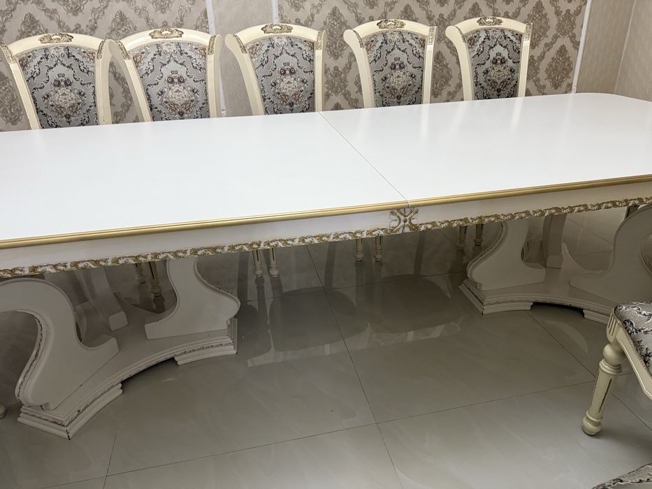 Стол 12 стульев в хорошем состоянии