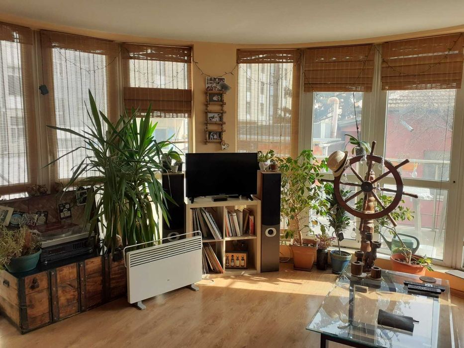 Продава се Тристаен апартамент в София, Разсадника - 83 кв.м за 1482 €/кв.м - Снимка #2