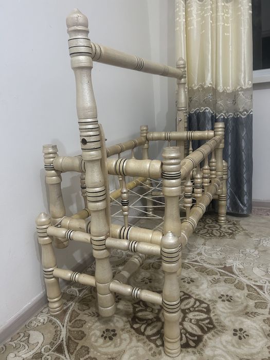 Продаю жел бесик