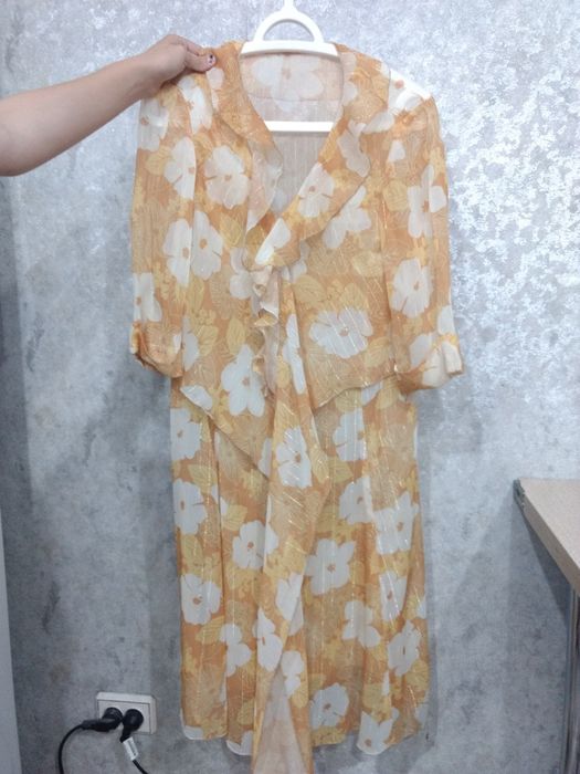 Продам платья праздник 48-50 р-р