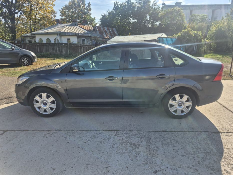 FORD Focus 2010 — imagine 5
