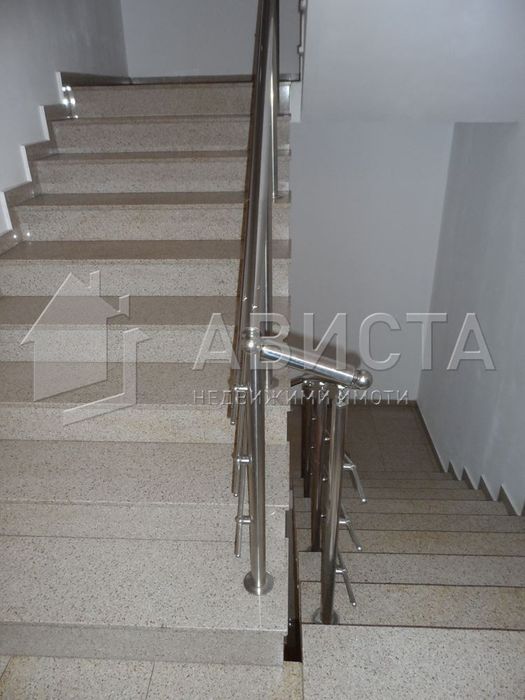 Дава се под наем Едностаен апартамент в София, Гоце Делчев - 32 кв.м за 331.5 € - Снимка #2