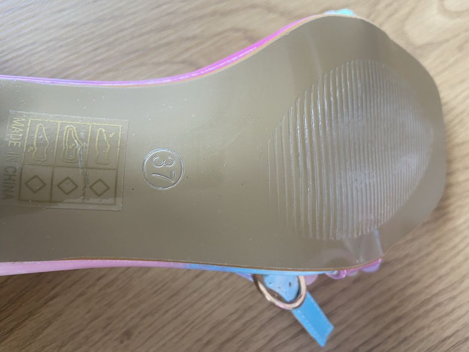 Pantofi cu toc - colorati