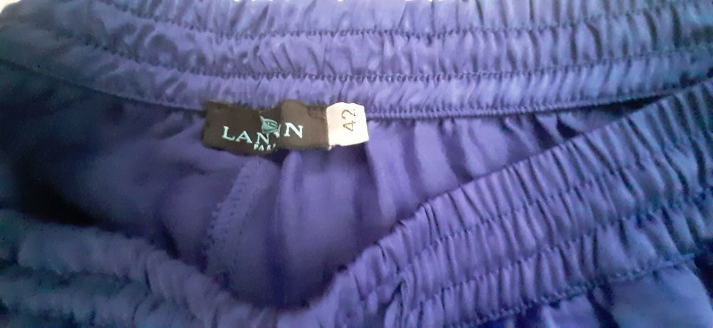 Compleu din matase marimea 42 format din pantaloni si bluza