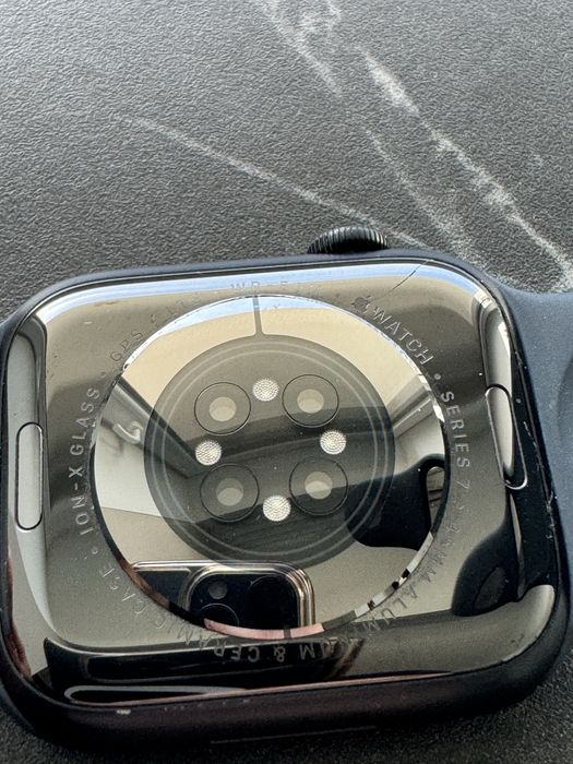 Apple Watch Series 7 – 45mm Midnight Aluminum (GPS + LTE)