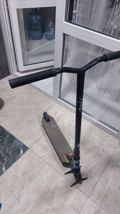 Продаю профессиональный трюковой самокат