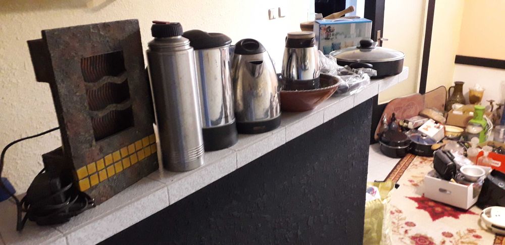 Домакински уреди, стъклени дамаджани.