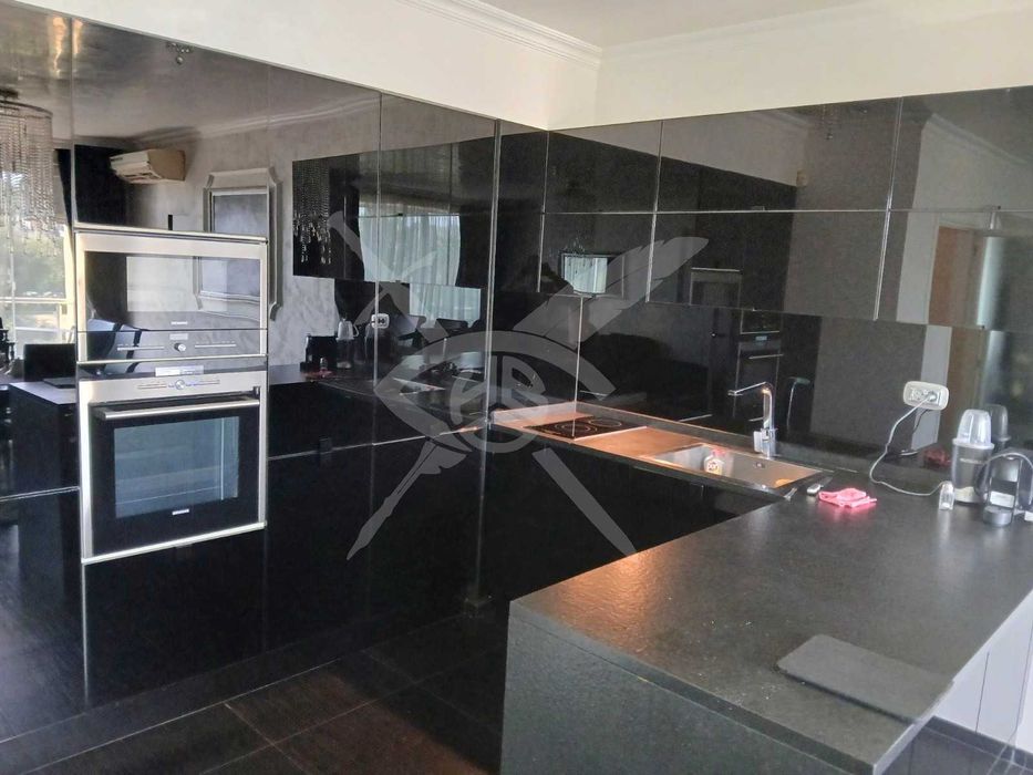 Продава се Тристаен апартамент в Пловдив, Център - 127 кв.м за 2756 €/кв.м - Снимка #2