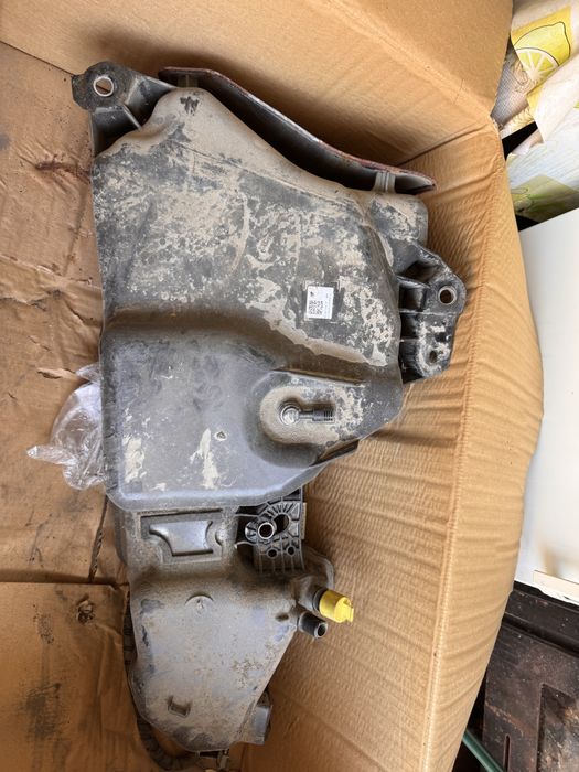 Rezervor Adblue cu pompa Audi A3 Golf 7 T Roc 5Q0131877P