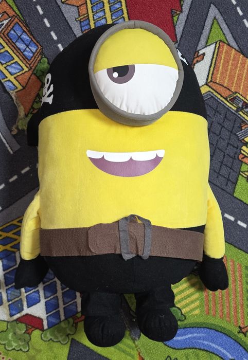 Plus gigant 80 cm, Stuart imbracat in pirat, Despicable Me