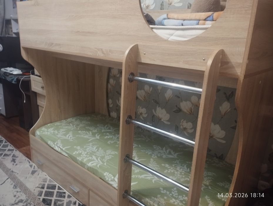 Продам кровать двухъярусная