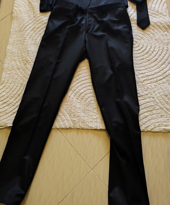 Класически мъжки костюм