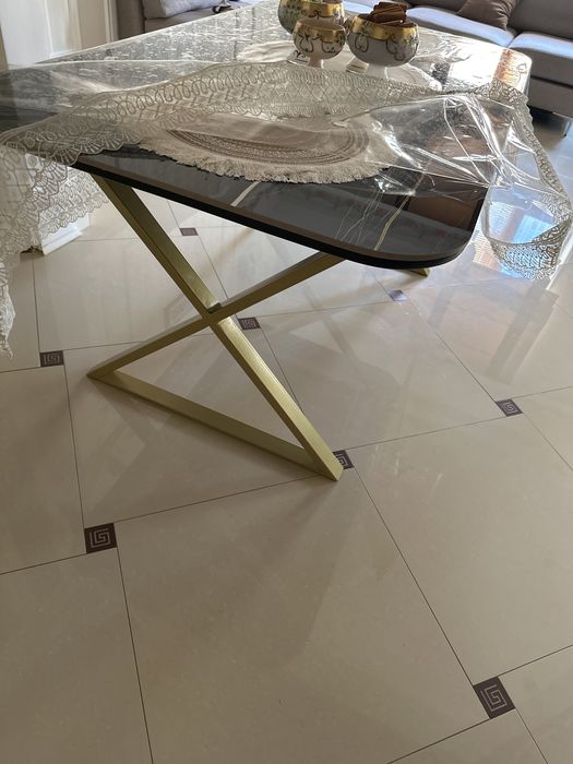 Продам стол для кухни размер 150/90