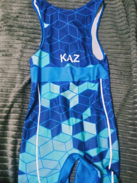 Борцовки и натиалник