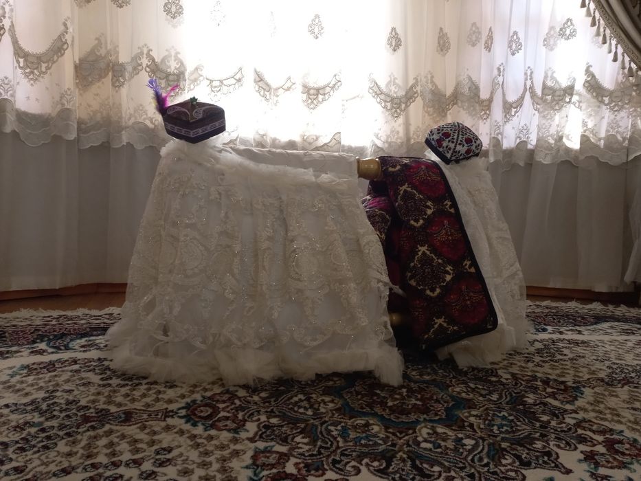 Yengi beshik sotiladi