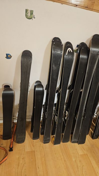 Vând schiuri între 70 si 160 cm + clăpari +bețe copii