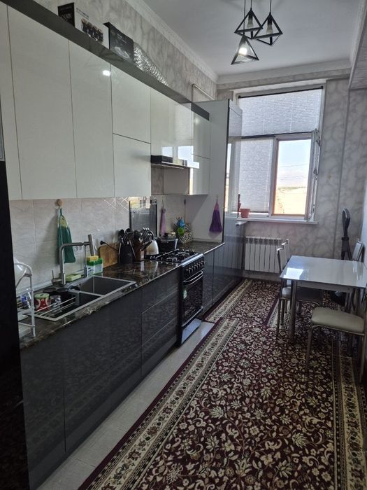 Toshkent viloyati Nurafshon shaxar (Eski To'y tepa) Xalq Banki yonida