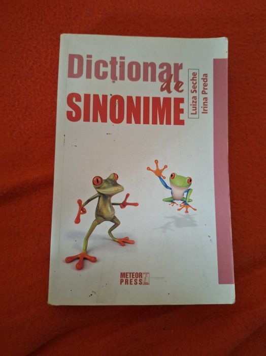 Vând 4 cărți diverse titluri