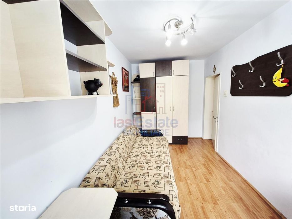 Apartament cu 3 camere zona Podu Ros