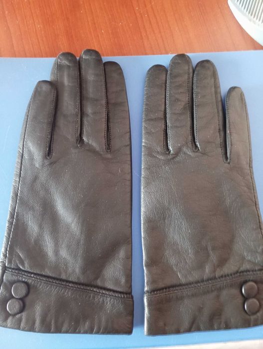 Перчатки женские кожа