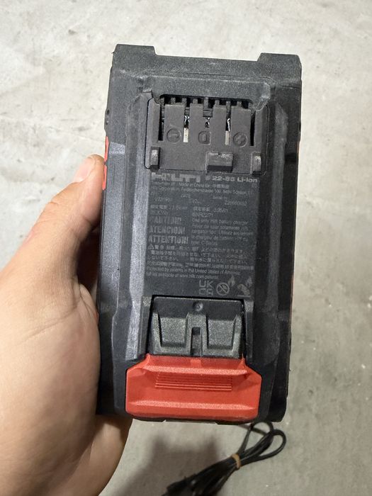 Hilti B 22-85 + Hilti C6-22 батерии и зарядно