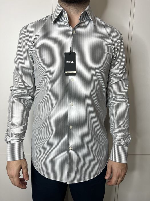 Риза на марката BOSS