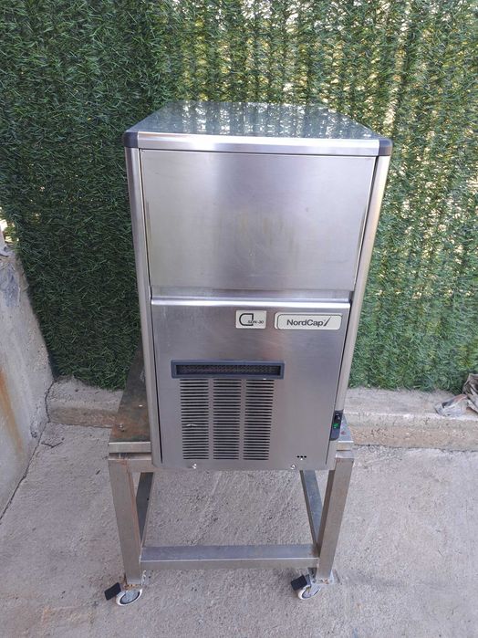 Професионален ледогенератор Brema