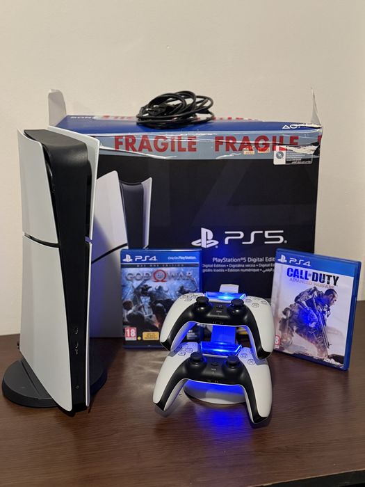 Play station 5 digital 1 TB, cu Garantie plus jocuri