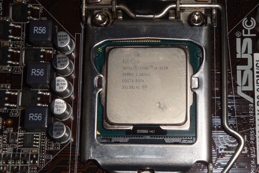 procesor intel corei3 3220 3.3ghz ivy bridge 1155 cooler nou original
