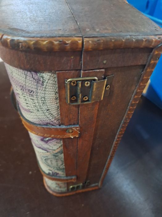 Луксозна дървена  кутия за вино